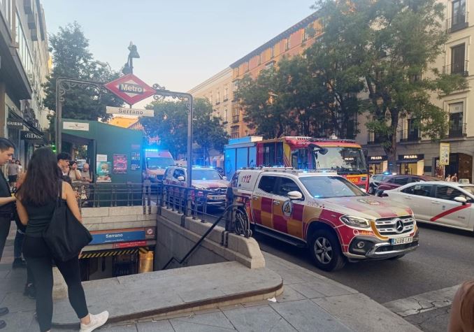 El metro Serrano paralizado por ESTA causa